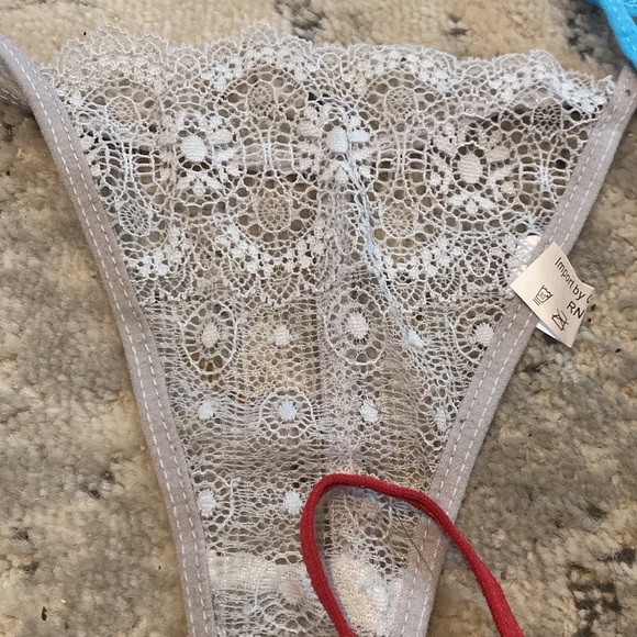 New bundle of 4 lace thong panties size large - Picture 2 of 5